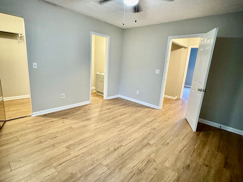 1st image of 350 Black Oak Ct