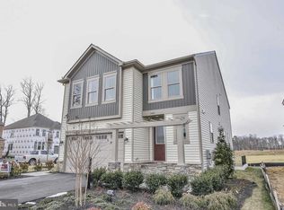 24887 Somerby Dr, Chantilly, VA 20152