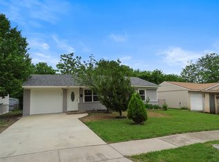 202 E Cober Dr, Grand Prairie, TX 75051