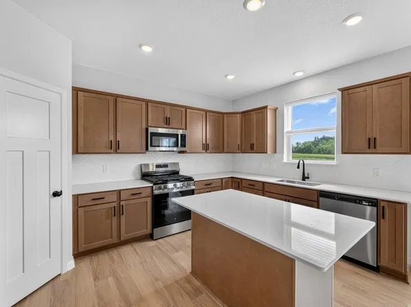 433 James Pkwy, Elko New Market, MN 55054