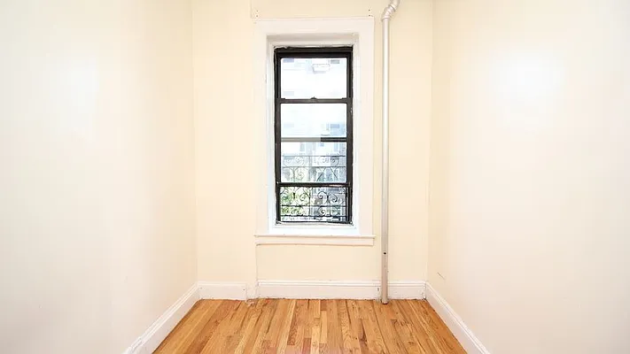 Rented by Space Link Realty | media 5