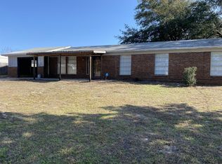 319 Morgan Ln, Mary Esther, FL 32569