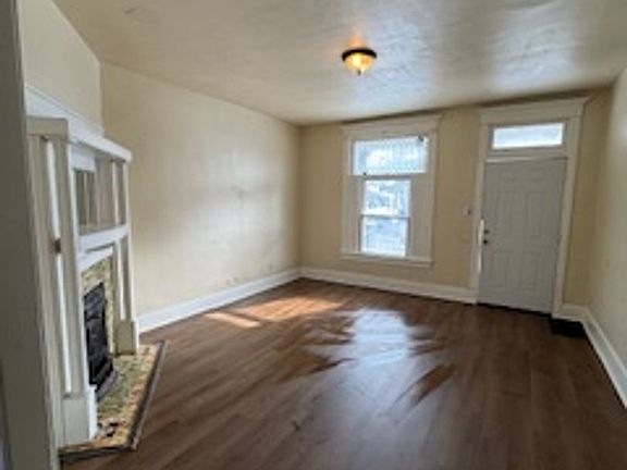 3rd image of 205-207 W Oregon St #205