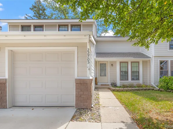 22705 Cranbrooke Dr, Novi, MI 48375