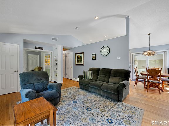 3rd image of 148 Nepaug Road