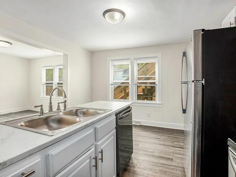 27 Colfax St NE #2 — Photo 3