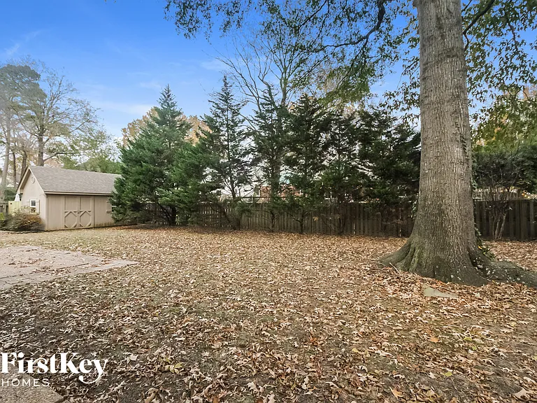 980 Yorktown Rd — Photo 15