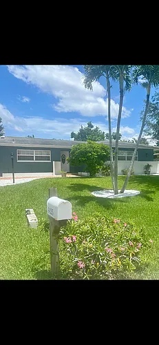 4425 SE 9th Ave Photo 1
