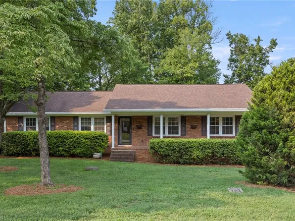 123 Tangle Dr, Jamestown, NC 27282