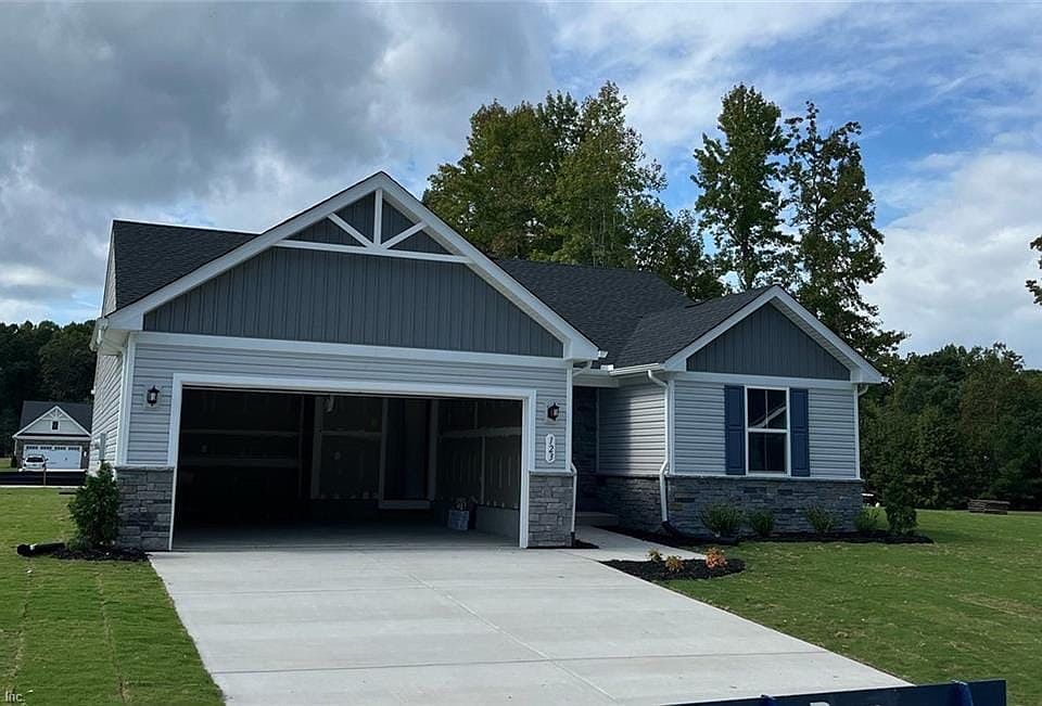 1st image of 123 Grace Hill Cir