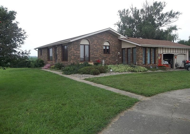 1st image of 2709 Deer Blvd