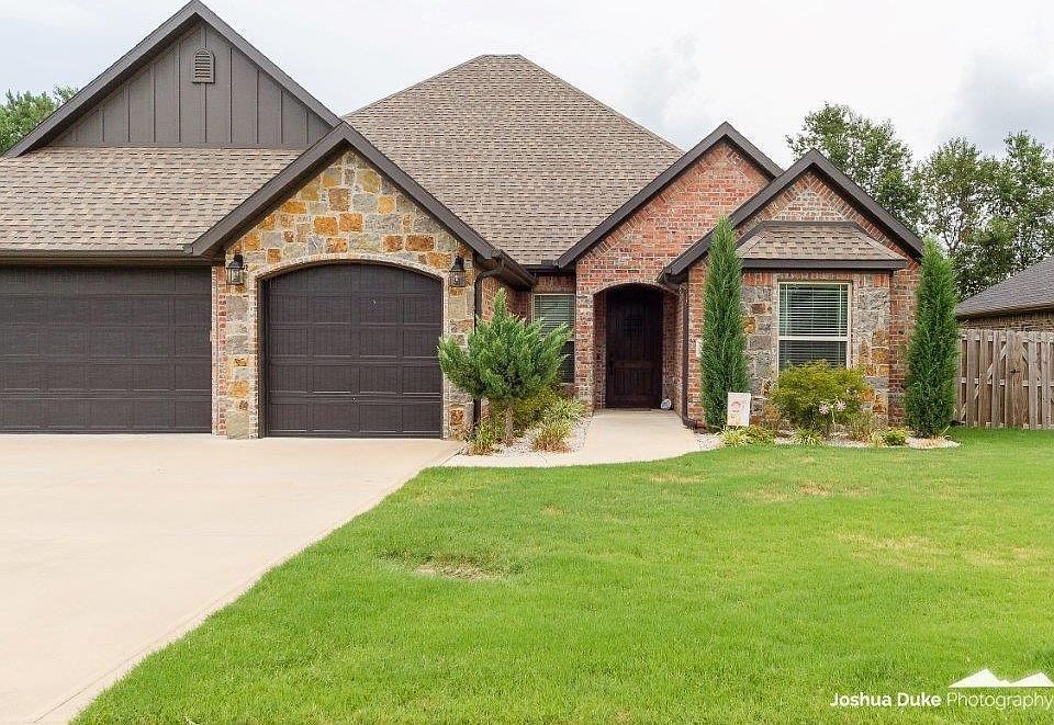 1st image of 4405 W Meadow Oaks Dr
