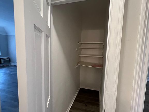 5th image of 2330 E 17th St Floor 2
