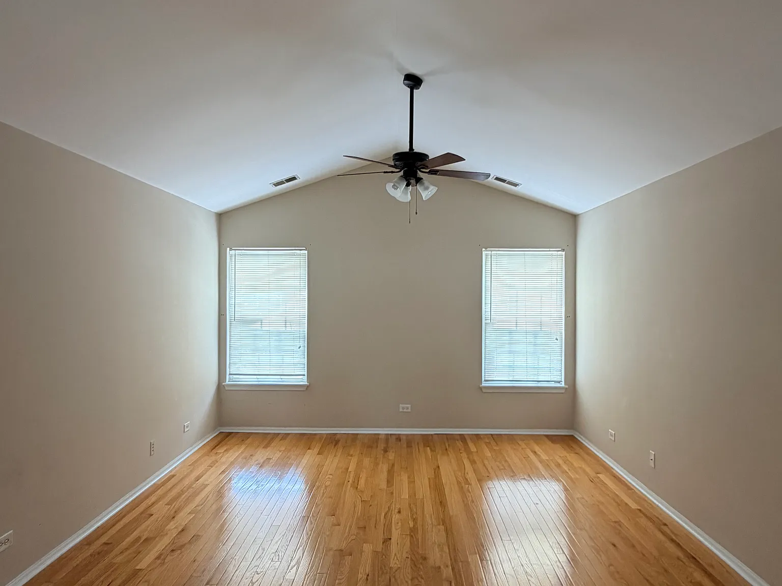 2 bed, 1414 sqft, $2,350 — Photo 2