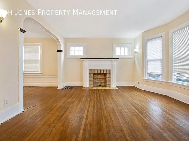 20 Avery Ave #LOWER — Photo 7