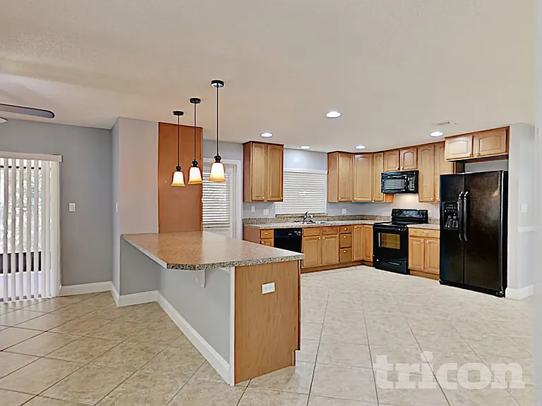1548 Silver Fox Cir — Photo 8