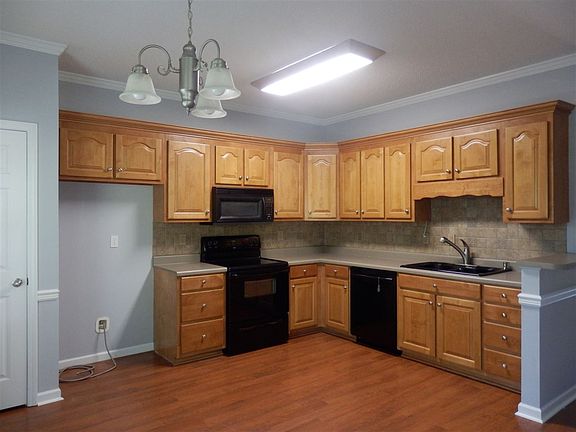 5th image of 102 Sunnymeade Dr
