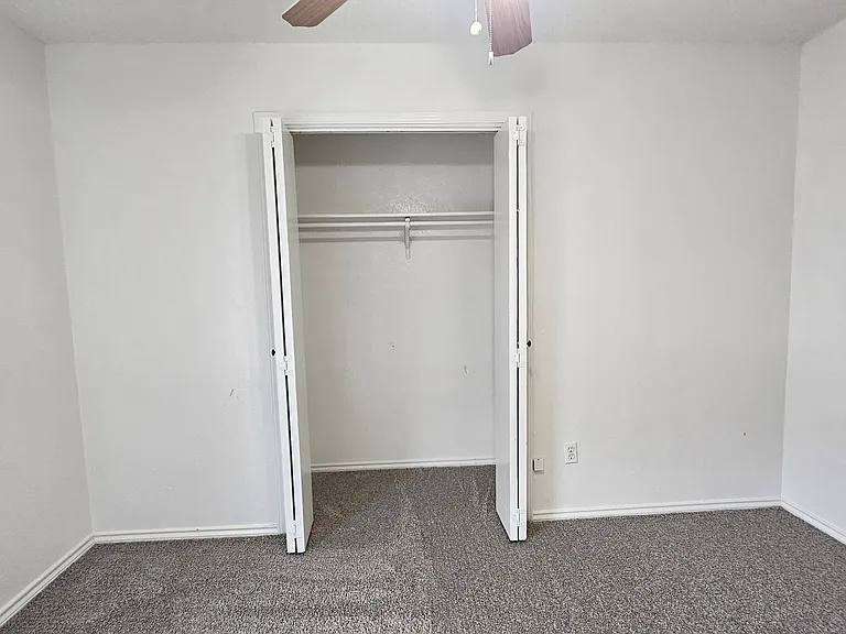 3024 N Bell Ave — Photo 5