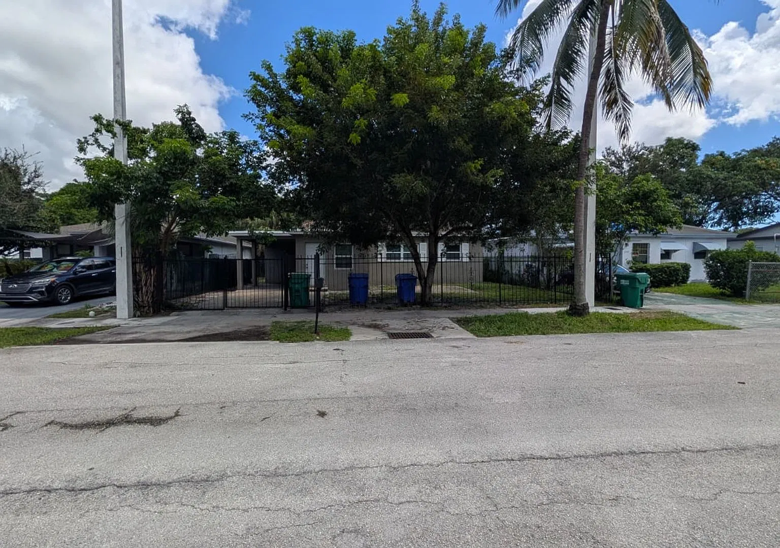 3BR Home for Rent in Franklin Park Great Outdoor Space NO HOA! — Photo 2