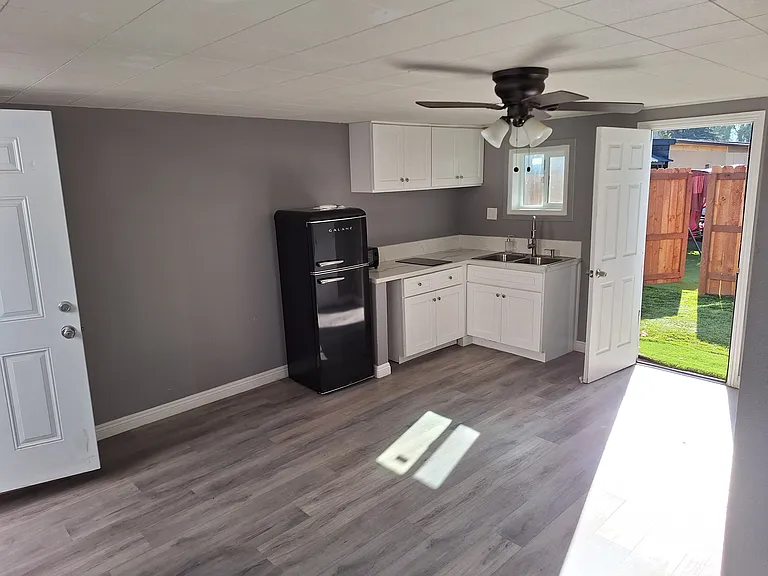 3438 N Mayfield Ave #A — Photo 11