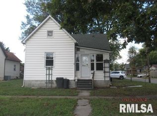 721 N 16th St, Herrin, IL 62948