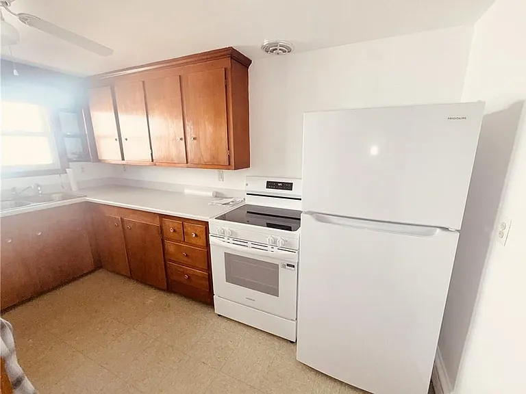 25 Thurston Ave #B — Photo 16