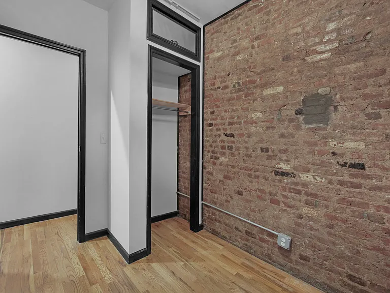 346 E 13th St #4 — Photo 11