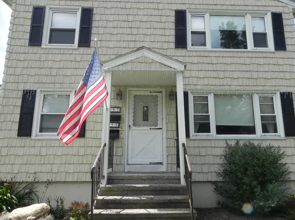 57 Villa Pl #2, Fairfield, CT 06825