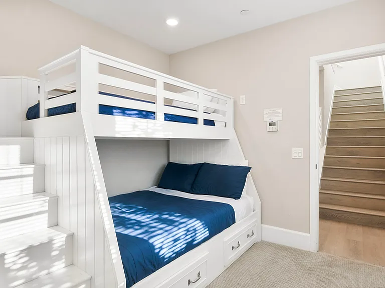 802 Santa Barbara Pl — Photo 9