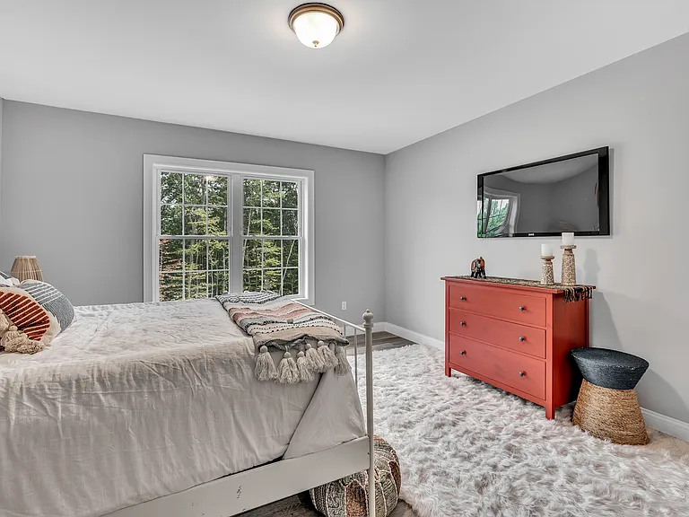 Vista Apartments — Photo 8