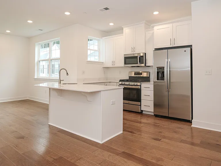 71 Veterans Way — Photo 9