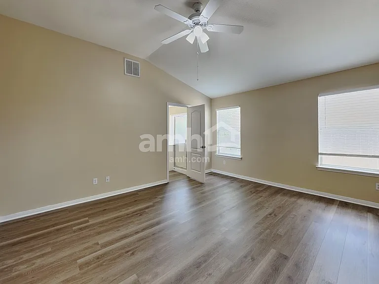 160 Bloomsbury Dr — Photo 10