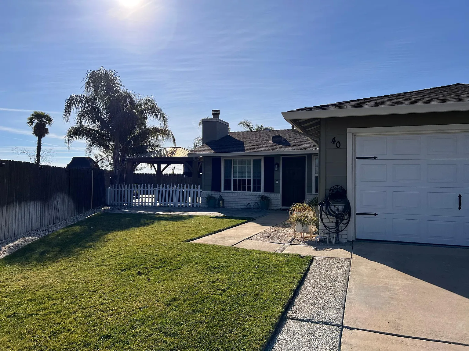 40 Yosemite Dr — Photo 1