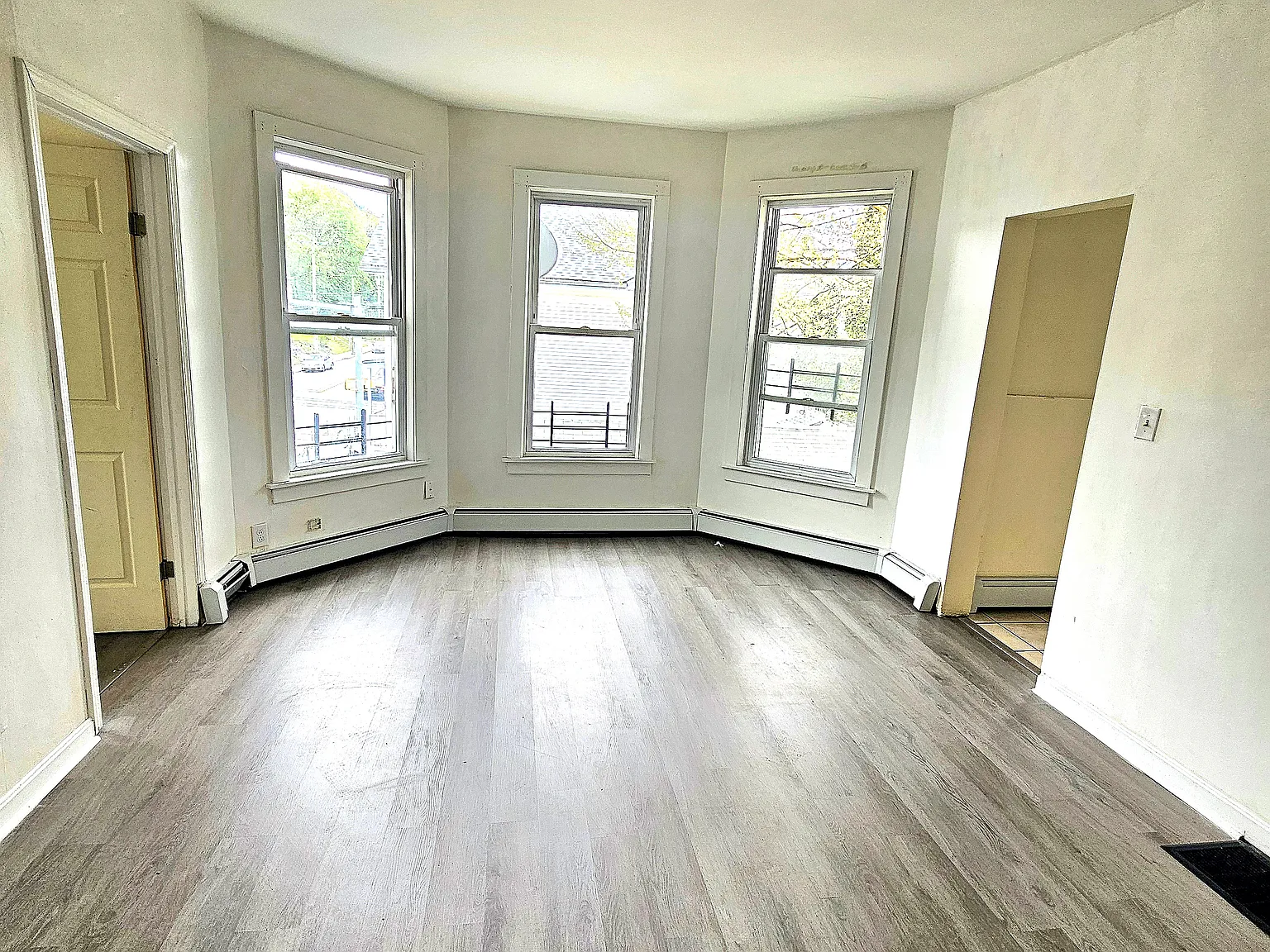 2 bed, 1014 sqft, $1,850 — Photo 3