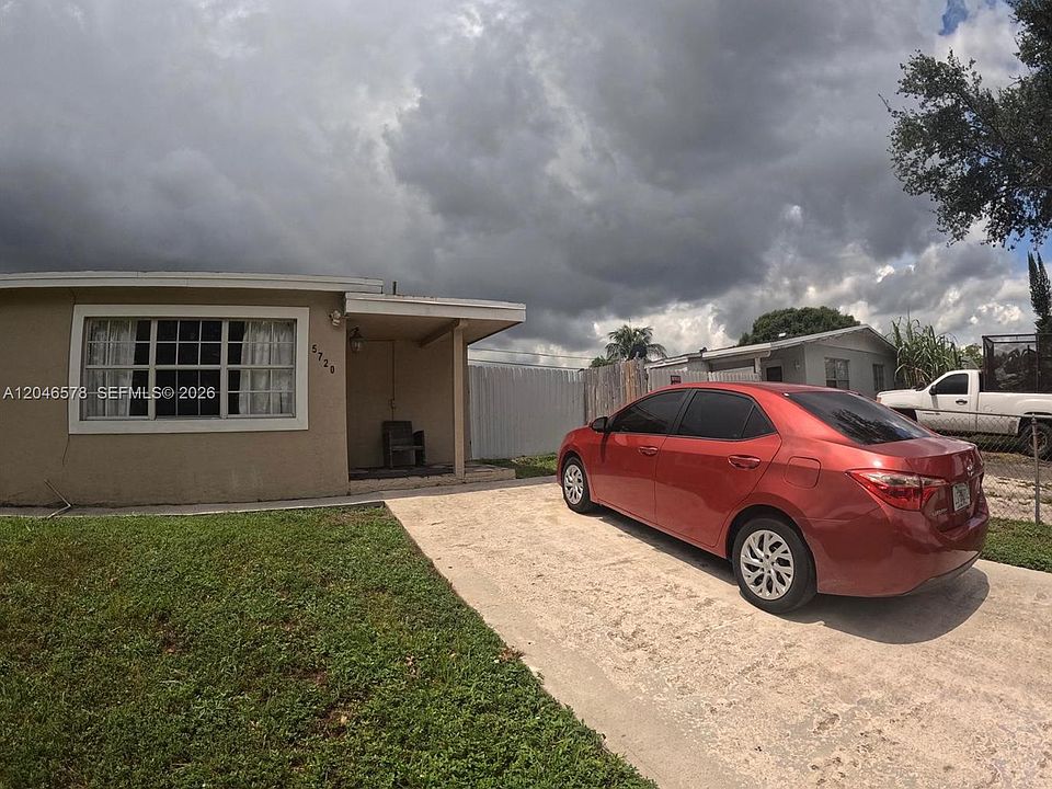 1st image of 5720 SW 38th Ct