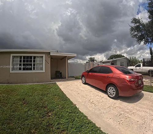 5720 SW 38th Ct Photo 1