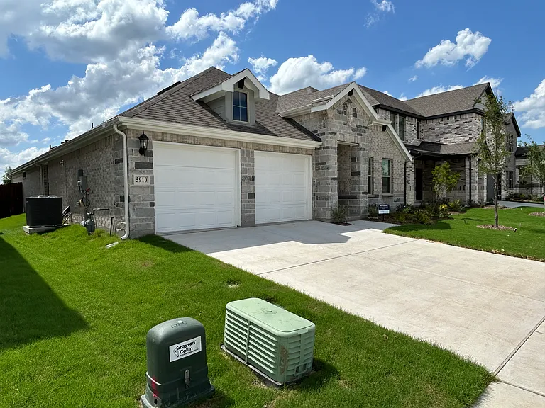 5910 Broadacre Dr — Photo 2