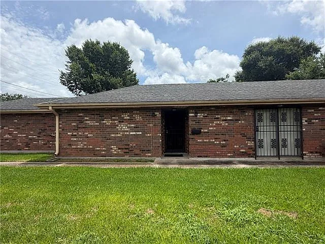 3 bed, 2.0 bath, 1744 sqft, $2,000 — Photo 4