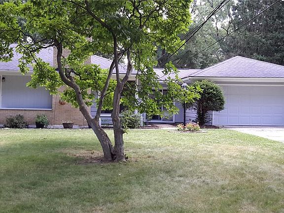 3rd image of 15425 Sunset Dr