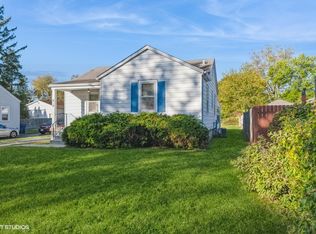 818 Flossmoor Ave, Waukegan, IL
