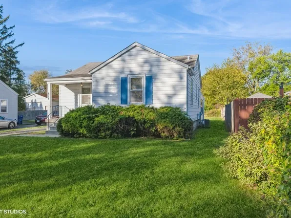 818 Flossmoor Ave, Waukegan, IL 60085