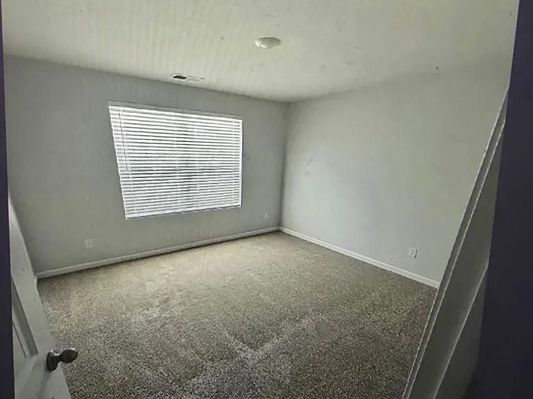 Bedroom 2 (Upstairs)