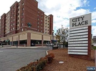 2313 City Pl, Edgewater, NJ 07020