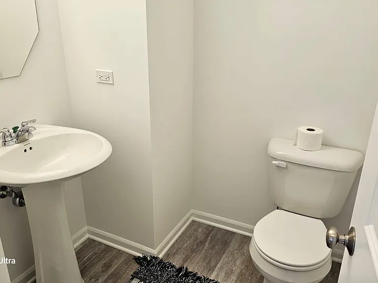 1542 Slade Way — Photo 3
