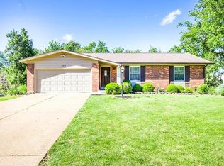 213 Windcliffe Dr, Ballwin, MO 63021