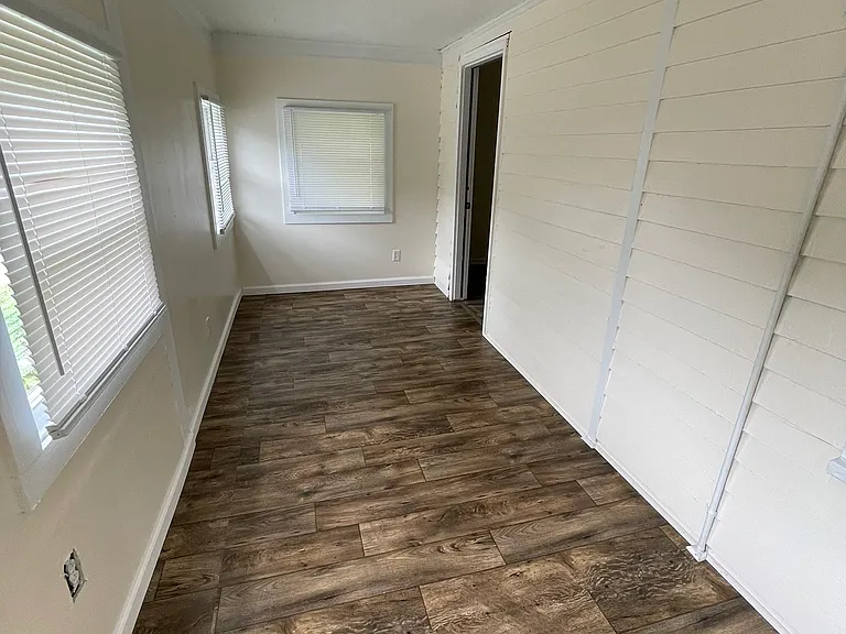319 Washington St — Photo 2