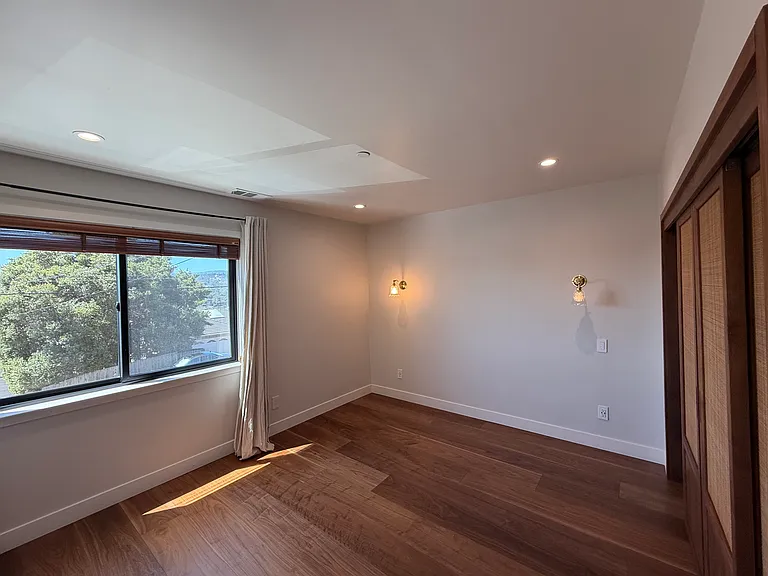 2428 Lincoln Ave — Photo 13