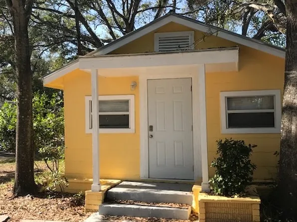 1000 10th Ave NW APT 4, Largo, FL 33770