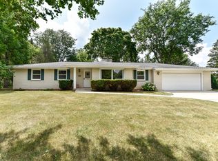 17525 Penbrook Dr, Brookfield, WI 53045
