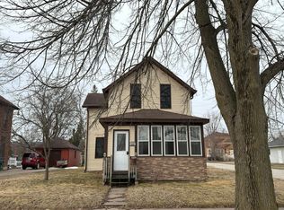 406 2nd St E, Wabasha, MN 55981